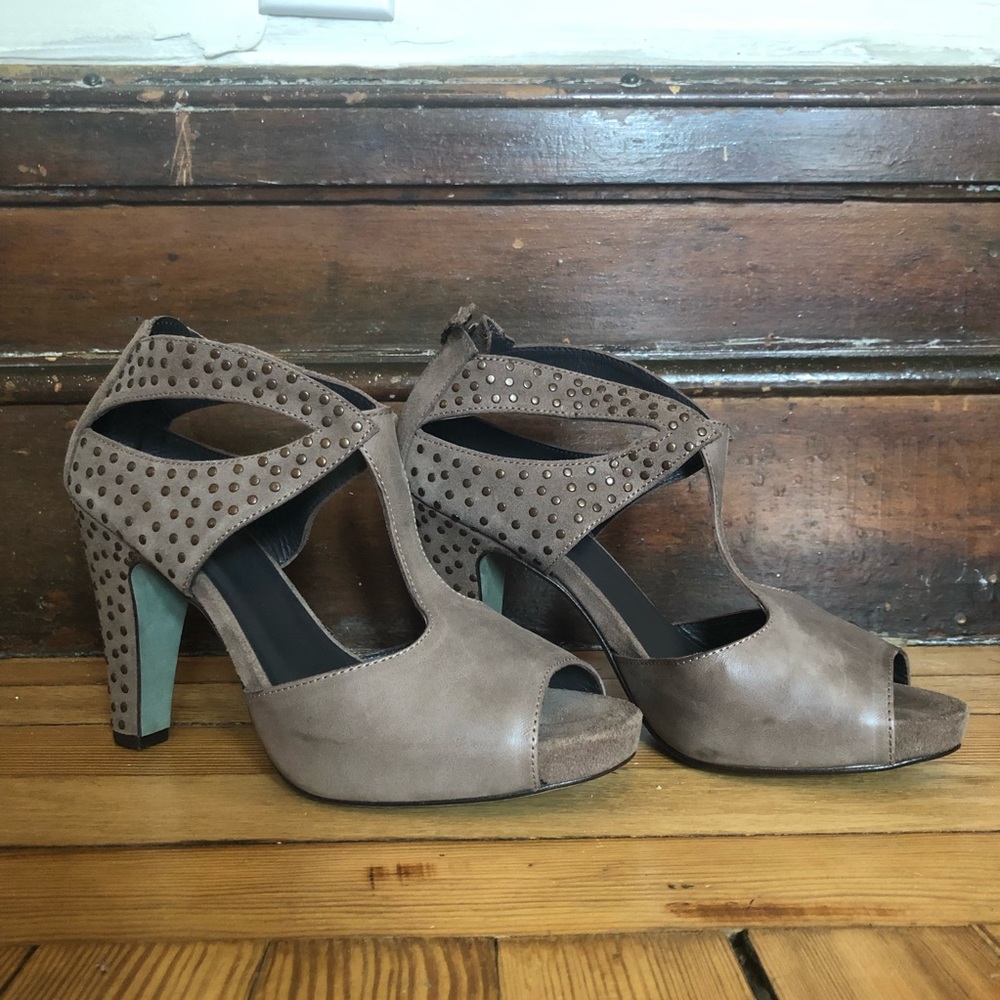 Hoss Intropia Suede Studded Heel